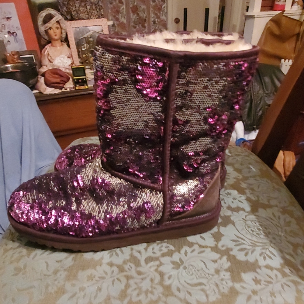 Shoes - Picture 2 of 4